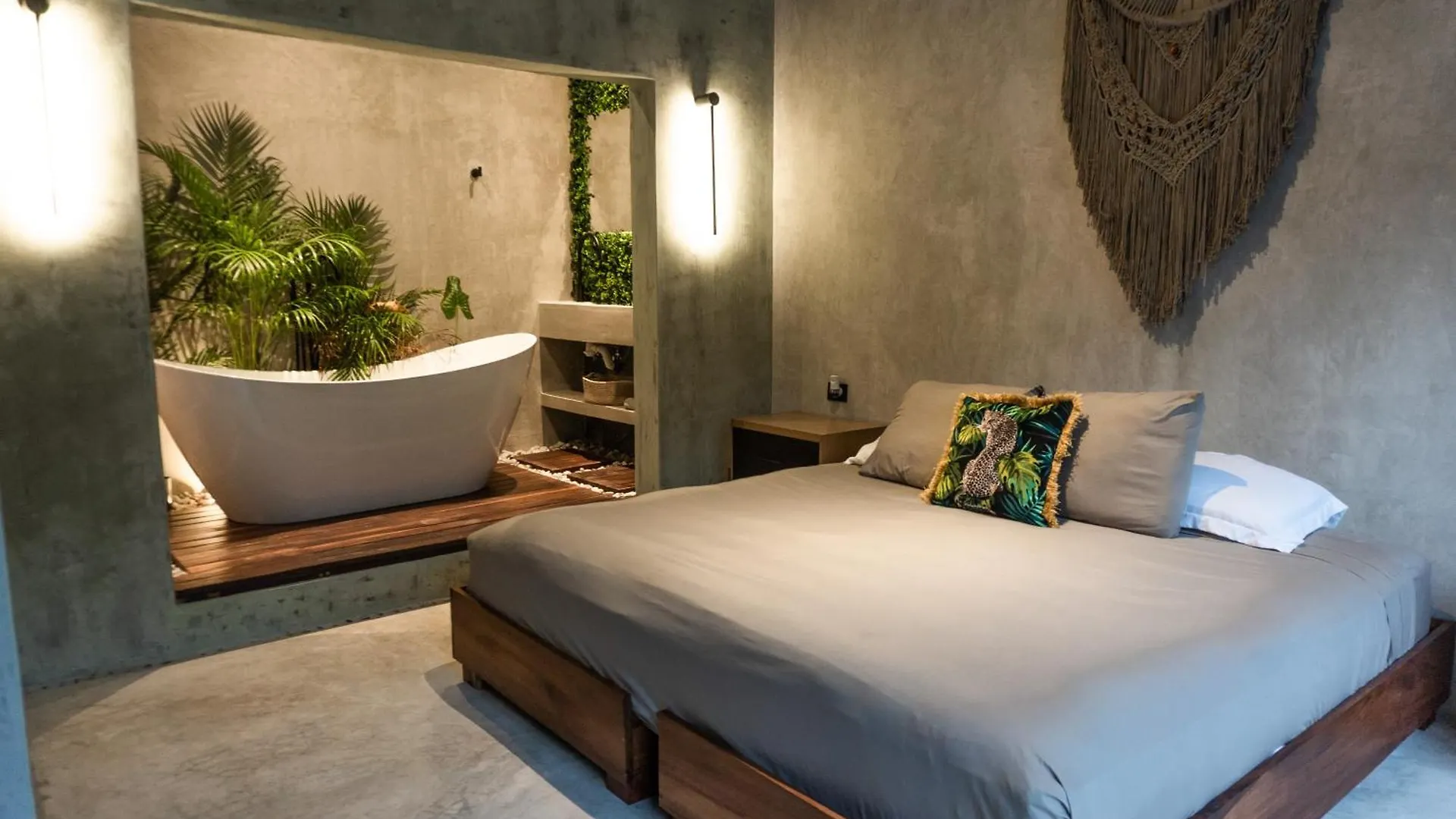 Casa Tira - Your Luxury Jungle Mansion In Tulum Mexico